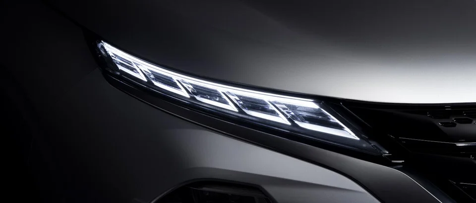 2024-mitsubishi-outlander-headlight