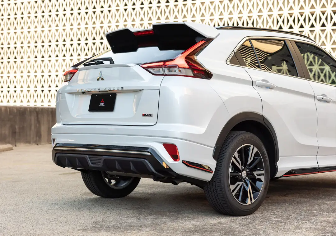 2024-mitsubishi-eclipse-cross-black-rear-and-side-profile-d