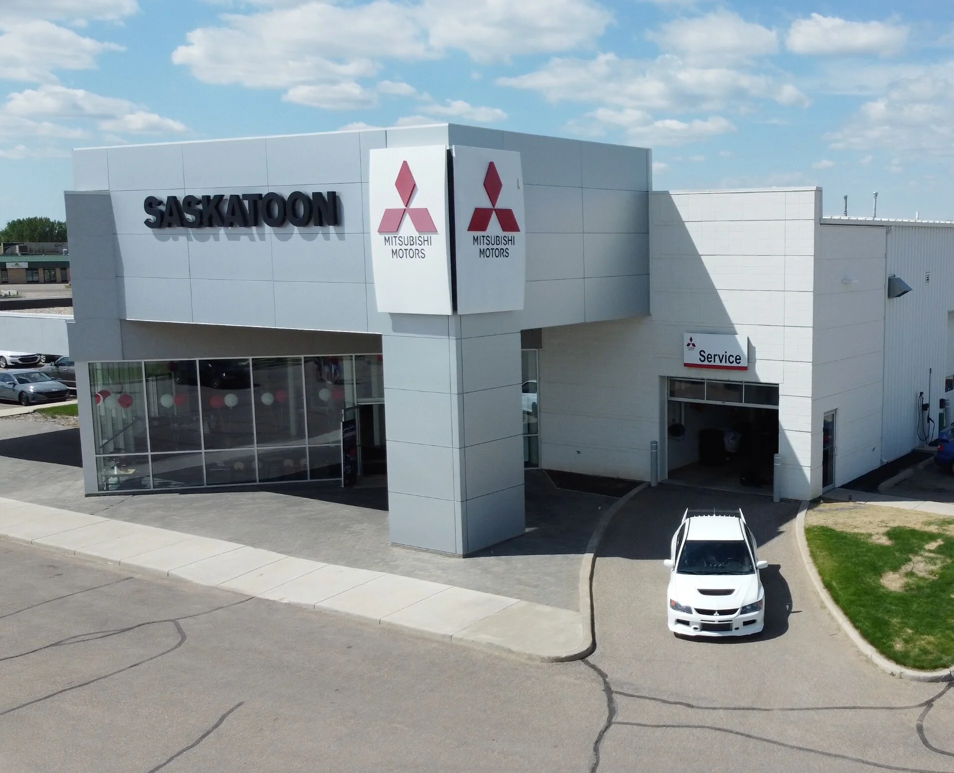 Exterior of the Saskatoon Mitsubishi dealership