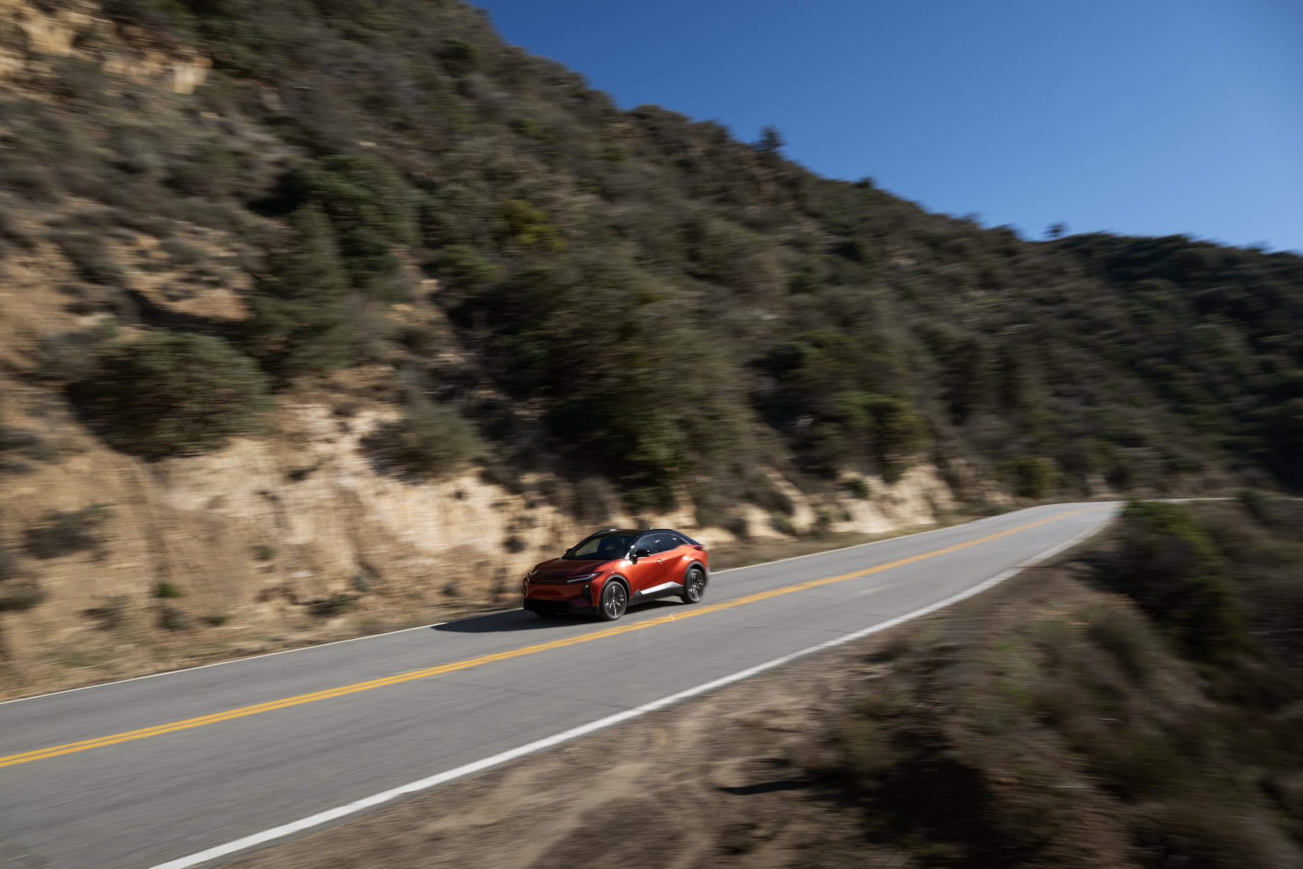 2026 Toyota C-HR XSE Tandoori