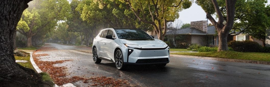 Tundra-Hybrid-TRDPro-White