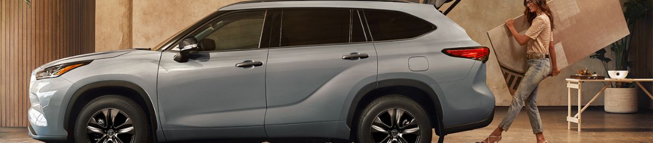 2024 Toyota Highlander in Winnipeg - Crown Toyota