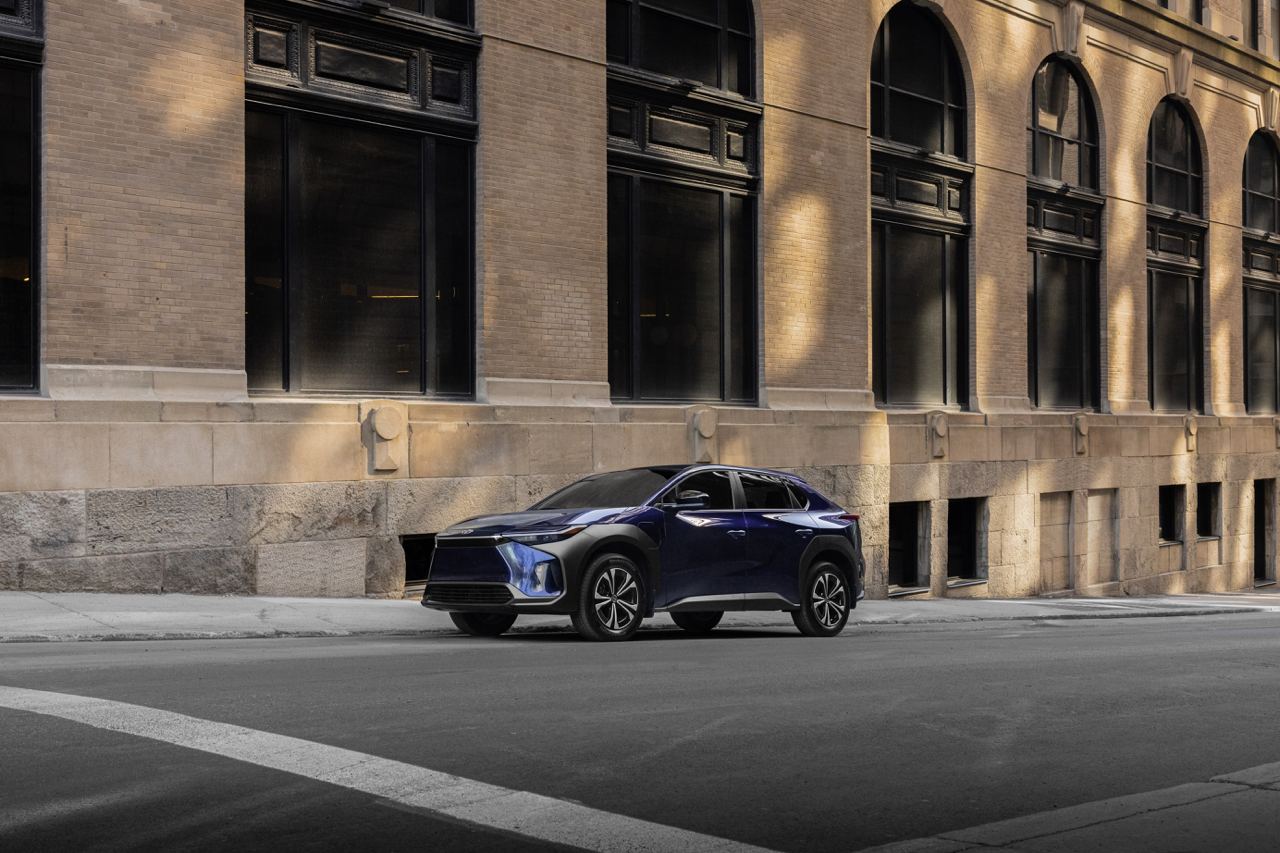 Choosing the Best Toyota Hybrid For 2023 | West Edmonton Mall Toyota