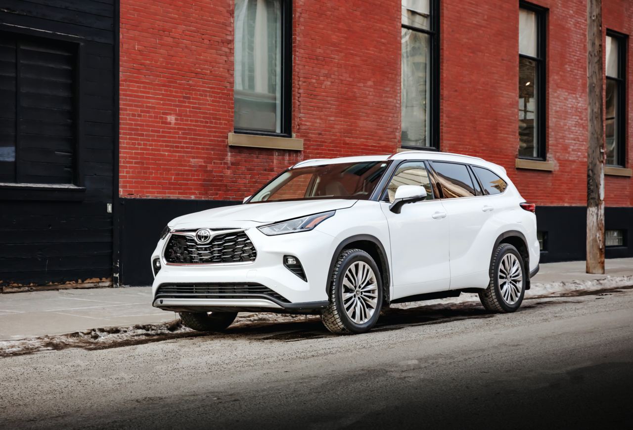 Choosing the Best Toyota Hybrid For 2023 | West Edmonton Mall Toyota
