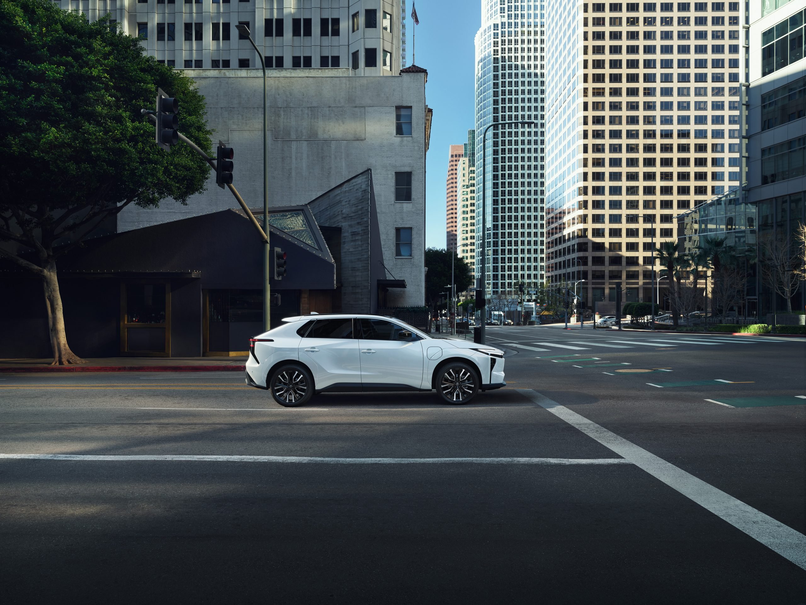 Toyota_2026_bZ_0001 slider_widget-17-9