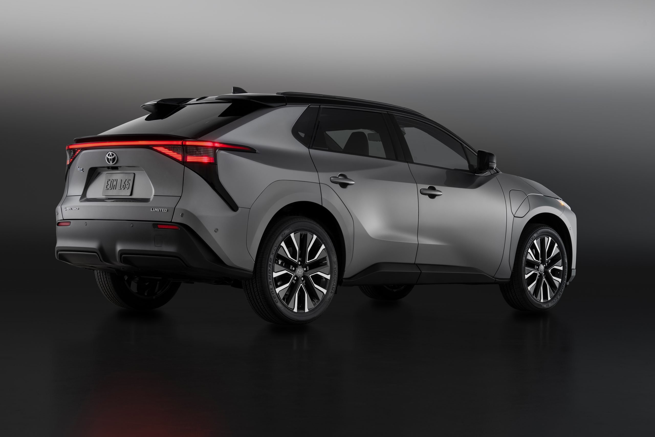 Toyota_2026_bZ_Limited_HeavyMetal_Studio_003 slider_widget-17-1