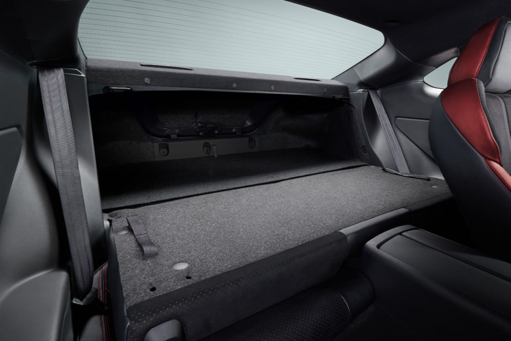 Flat-folding Rear Seats