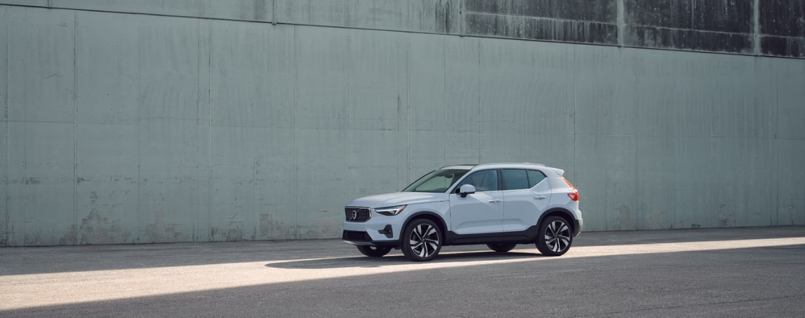 2025 Volvo XC40 in Etobicoke, ON